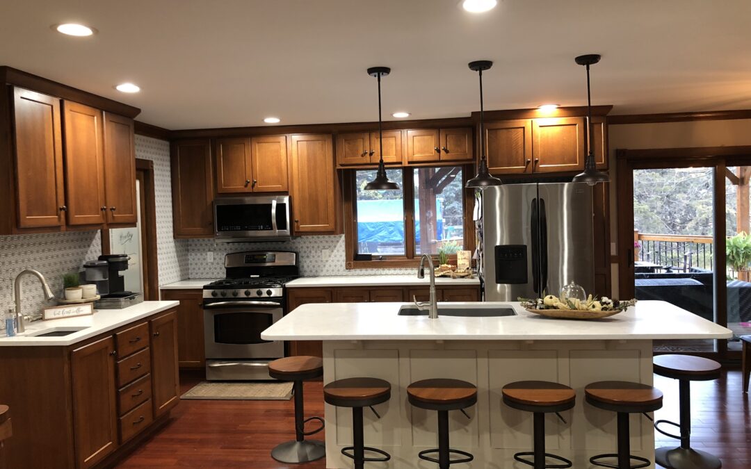 Quarter Sawn Red Oak Kitchen with White Glazed Island