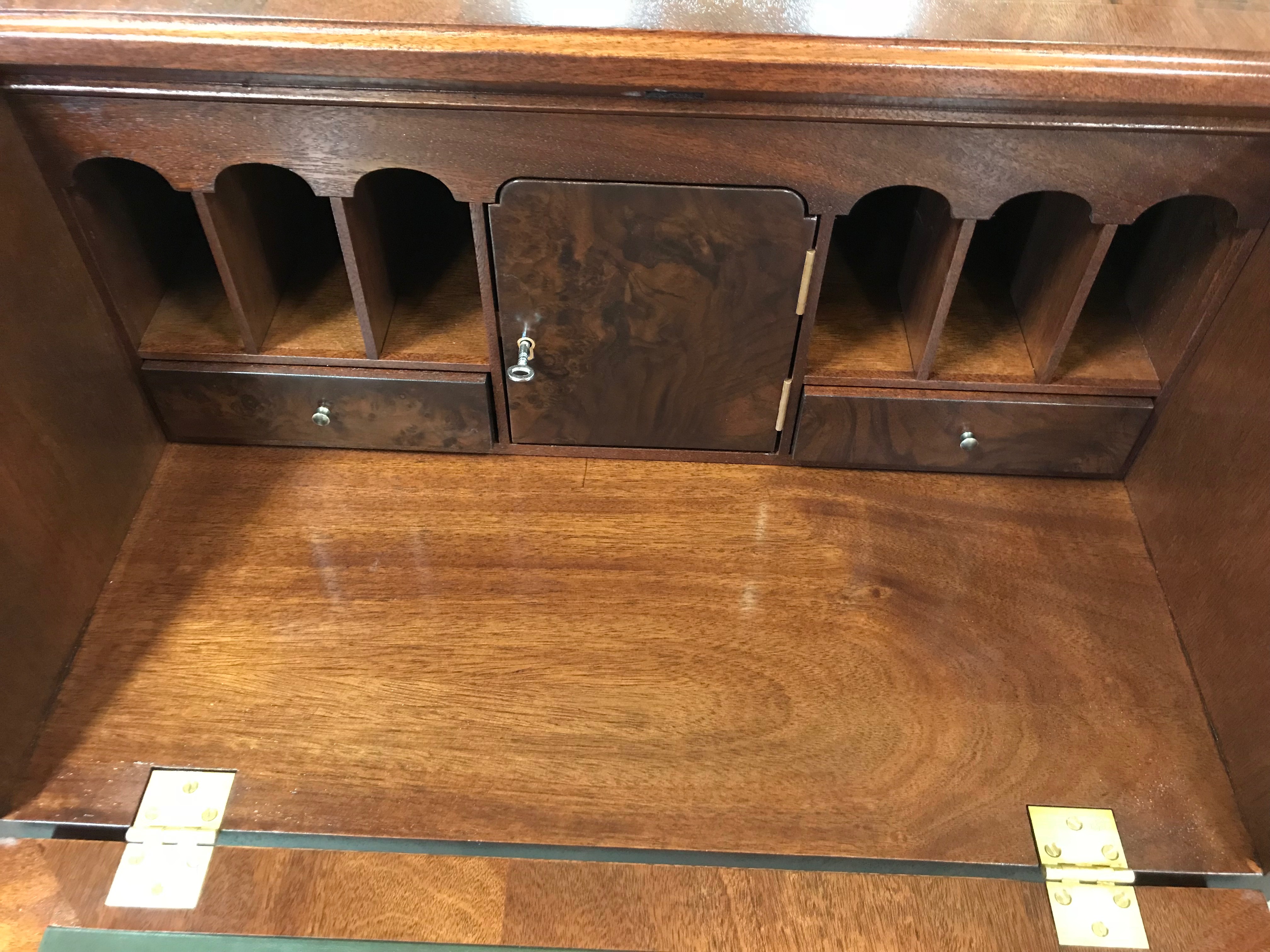 Replica Desk
